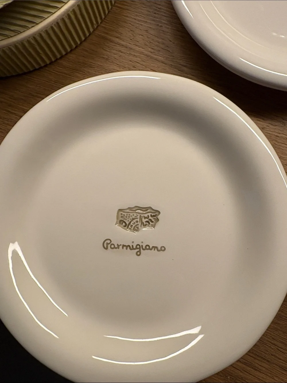 Williams Sonoma Cream Parmigiano Small Serving Plate